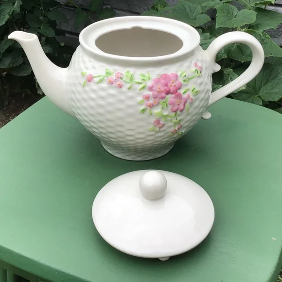 Vintage 1985 Teleflora Teapot Basketweave Floral Design EUC - Picture 10 of 13